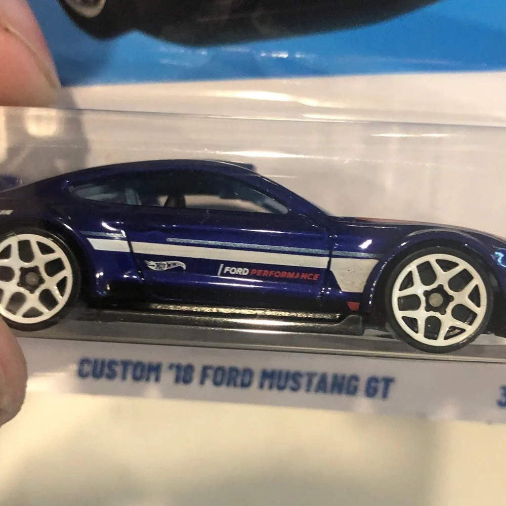 Custom '18 Ford Mustang GT - Blue